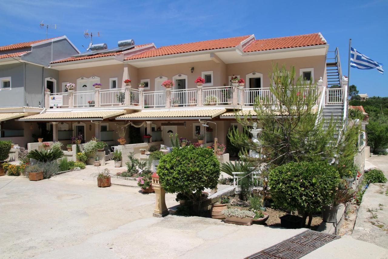 Santa Barbara Lakis Apartments Perivolion Bagian luar foto