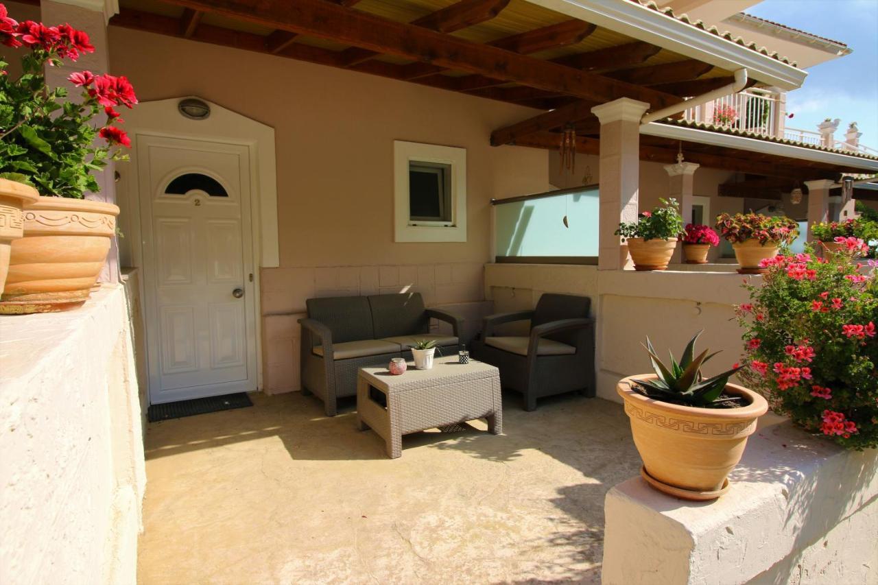 Santa Barbara Lakis Apartments Perivolion Bagian luar foto